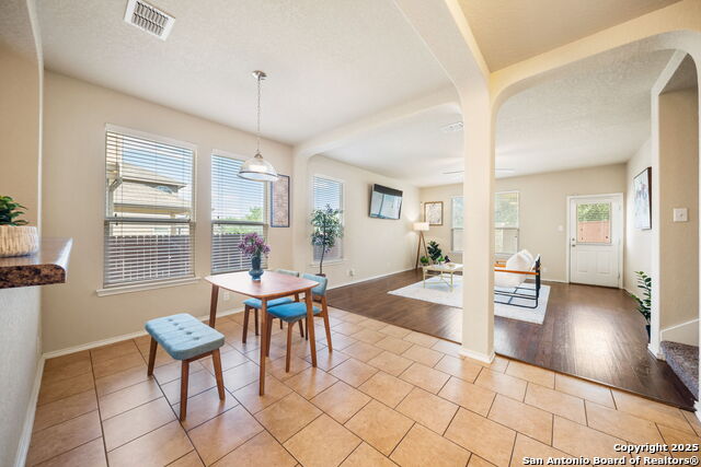 Image 15 of 39 For 133 Finch Knoll