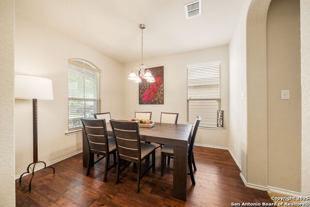 Image 17 of 39 For 133 Finch Knoll