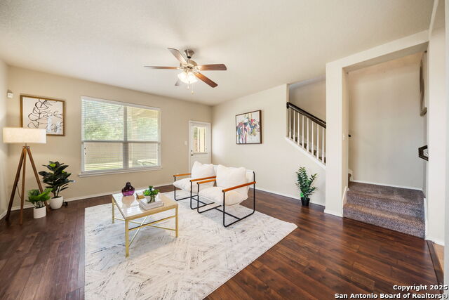 Image 6 of 39 For 133 Finch Knoll