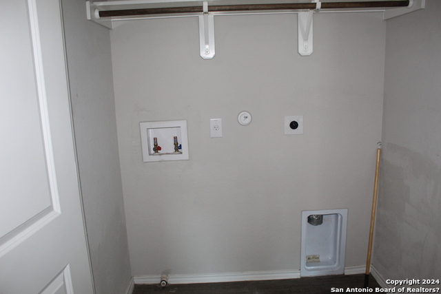 Image 8 of 24 For 6522 Babcock Terrace