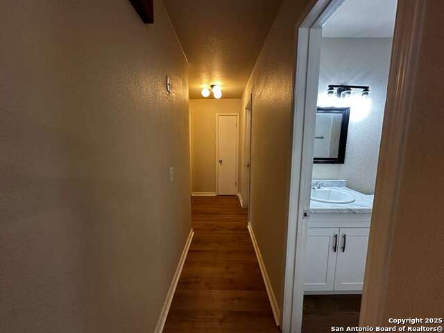 Image 4 of 8 For 7410 Oak Marsh