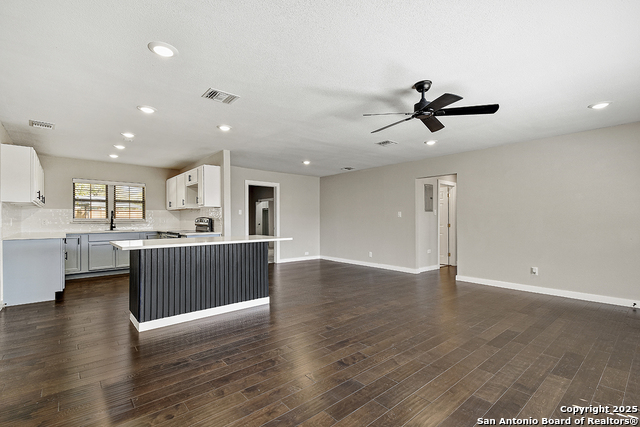 Image 10 of 30 For 2613 Summit Ave W