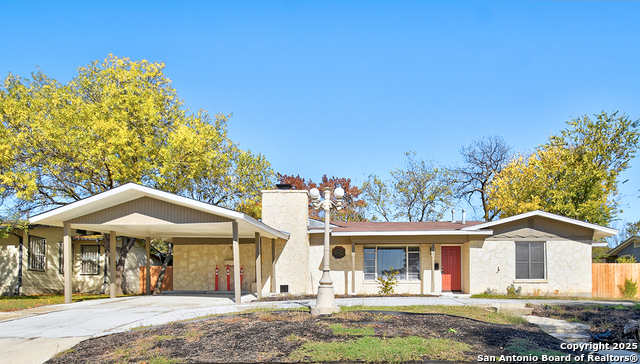 Image 2 of 30 For 2613 Summit Ave W