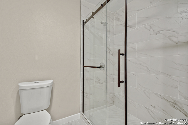 Image 24 of 30 For 2613 Summit Ave W