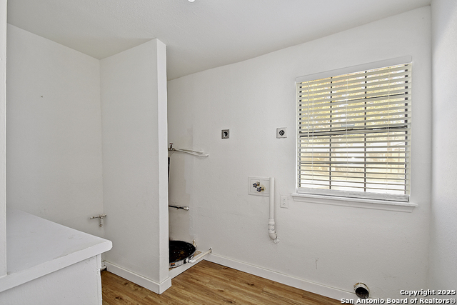 Image 30 of 30 For 2613 Summit Ave W