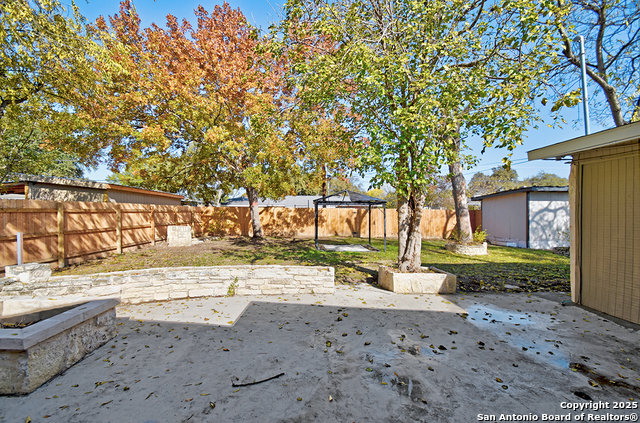 Image 4 of 30 For 2613 Summit Ave W