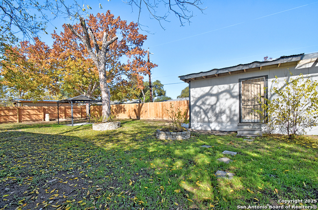 Image 7 of 30 For 2613 Summit Ave W