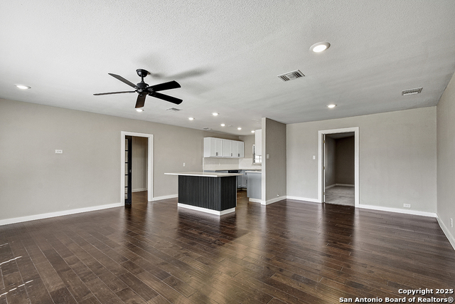 Image 9 of 30 For 2613 Summit Ave W