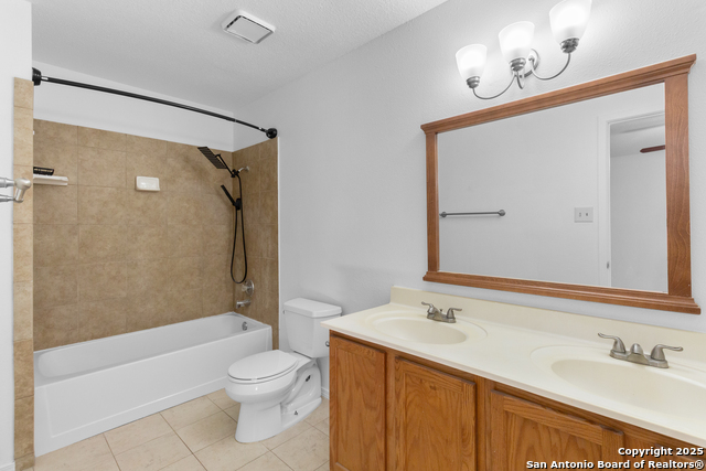 Listing photo id 13 for 9150 Dover  