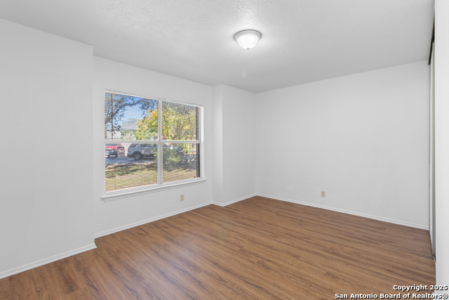 Listing photo id 14 for 9150 Dover  