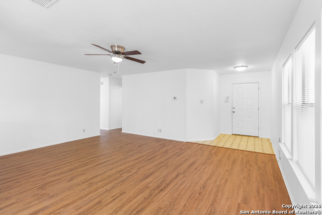 Listing photo id 16 for 9150 Dover  