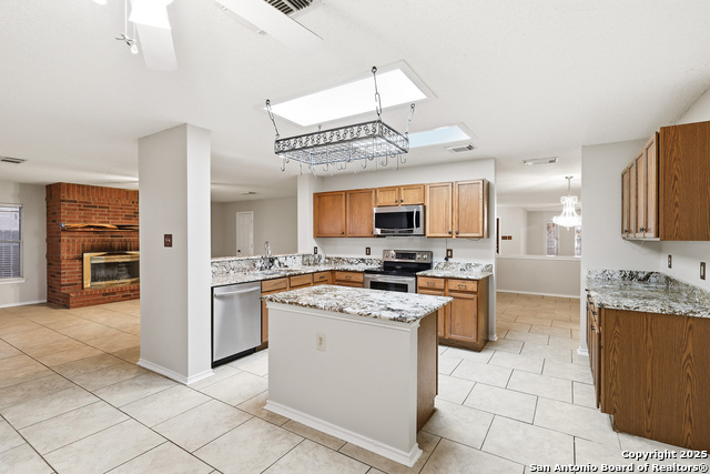 Listing photo id 10 for 9623 Diamond Gap