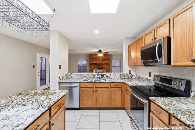 Listing photo id 12 for 9623 Diamond Gap