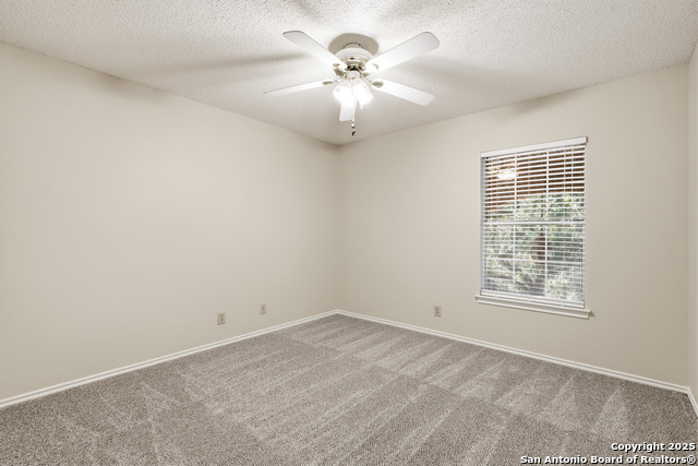 Listing photo id 23 for 9623 Diamond Gap