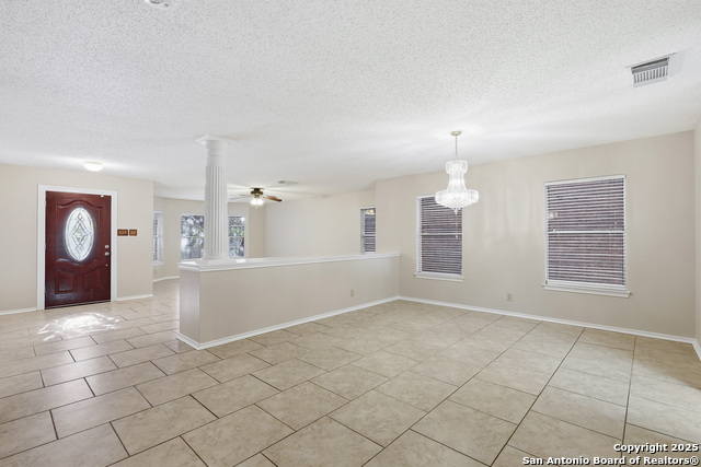 Listing photo id 3 for 9623 Diamond Gap