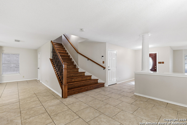 Listing photo id 4 for 9623 Diamond Gap