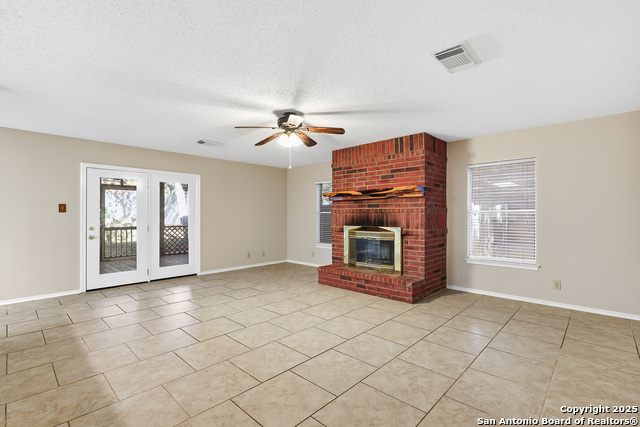 Listing photo id 5 for 9623 Diamond Gap