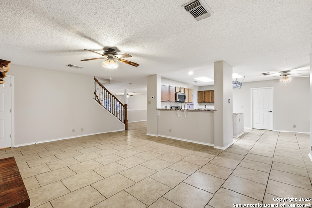 Listing photo id 7 for 9623 Diamond Gap