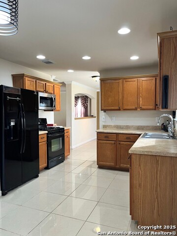 Image 6 of 16 For 8454 Blackstone Cv