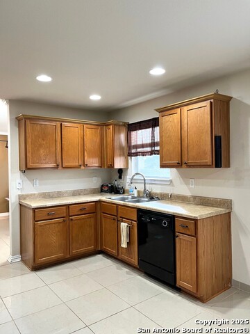 Image 7 of 16 For 8454 Blackstone Cv