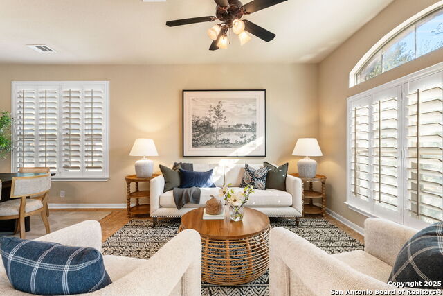 Listing photo id 8 for 611 Oxalis  