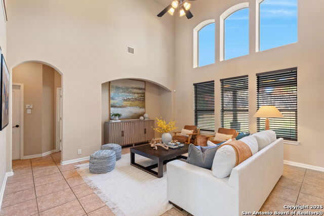 Listing photo id 11 for 611 Oxalis  