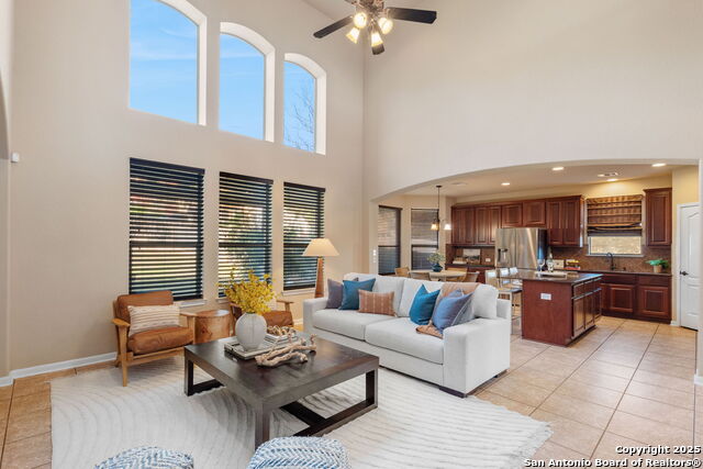 Listing photo id 13 for 611 Oxalis  