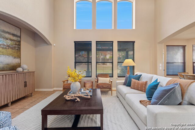 Listing photo id 14 for 611 Oxalis  