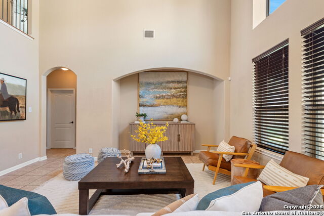 Listing photo id 16 for 611 Oxalis  