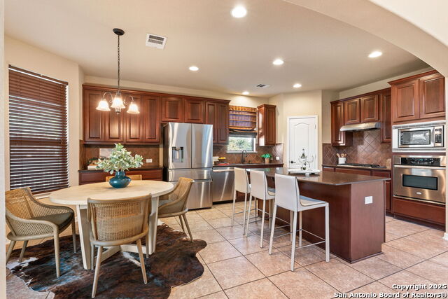 Listing photo id 23 for 611 Oxalis  