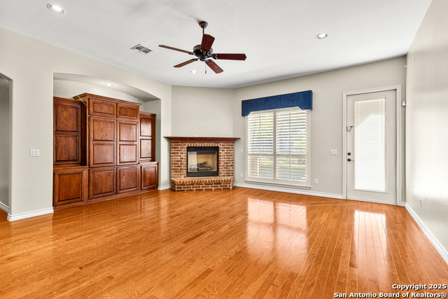 Image 15 of 57 For 3204 Crystal Path