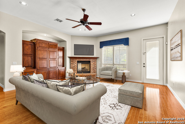 Image 18 of 57 For 3204 Crystal Path