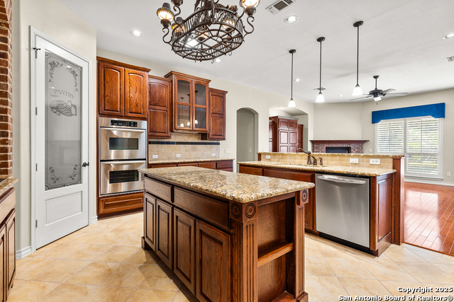 Image 21 of 57 For 3204 Crystal Path