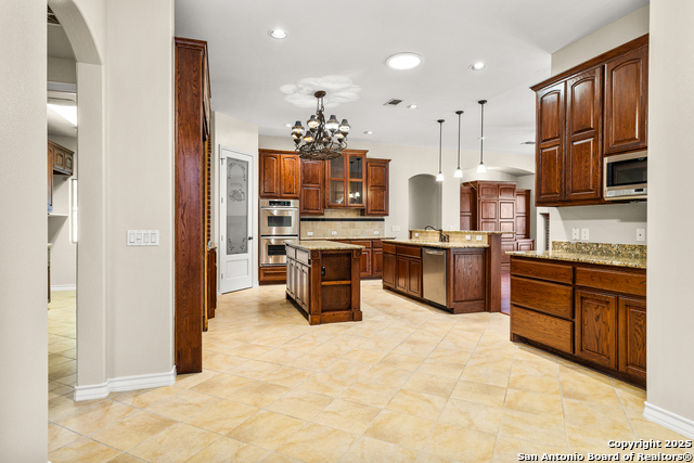 Image 25 of 57 For 3204 Crystal Path