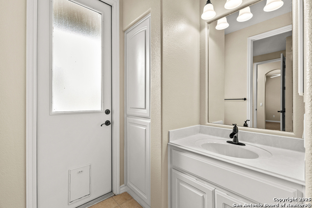 Image 43 of 57 For 3204 Crystal Path