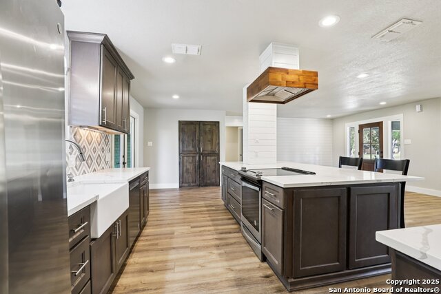 Image 12 of 44 For 786 Renee  