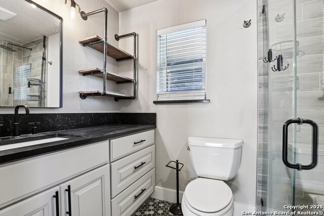 Image 20 of 44 For 786 Renee  