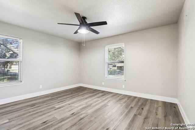 Image 22 of 44 For 786 Renee  