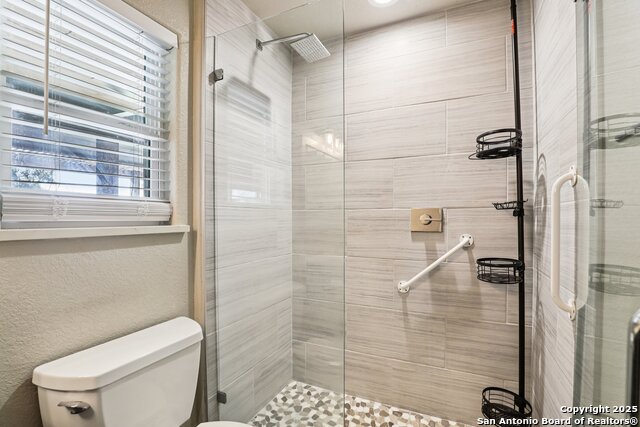 Image 26 of 44 For 786 Renee  