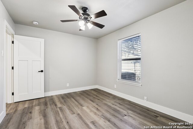 Image 28 of 44 For 786 Renee  