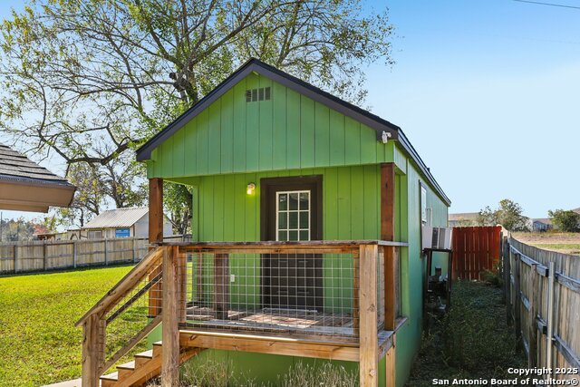 Image 31 of 44 For 786 Renee  