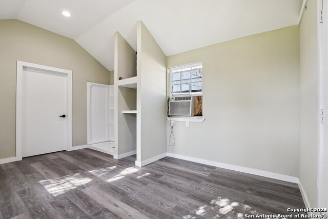 Image 32 of 44 For 786 Renee  