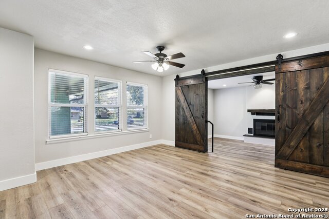 Image 4 of 44 For 786 Renee  