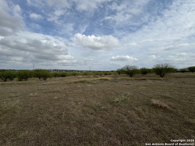 Image 13 of 20 For 207 Huisache