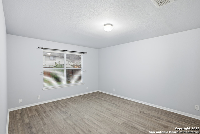 Listing photo id 8 for 9435 Everton