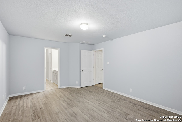 Listing photo id 9 for 9435 Everton