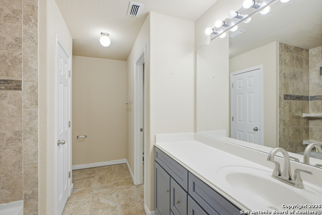 Listing photo id 10 for 9435 Everton