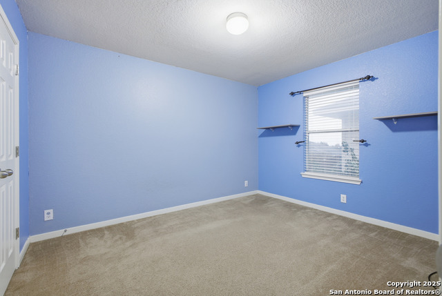 Listing photo id 17 for 9435 Everton