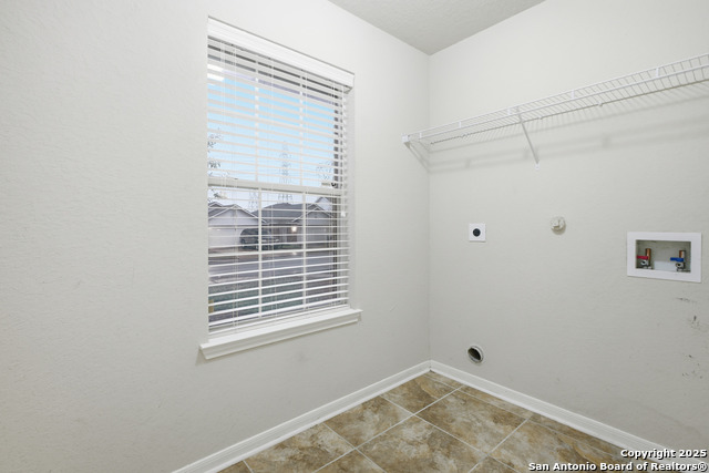 Listing photo id 18 for 9435 Everton