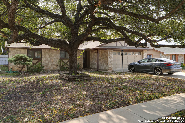 Image 2 of 36 For 9602 Gold Hl